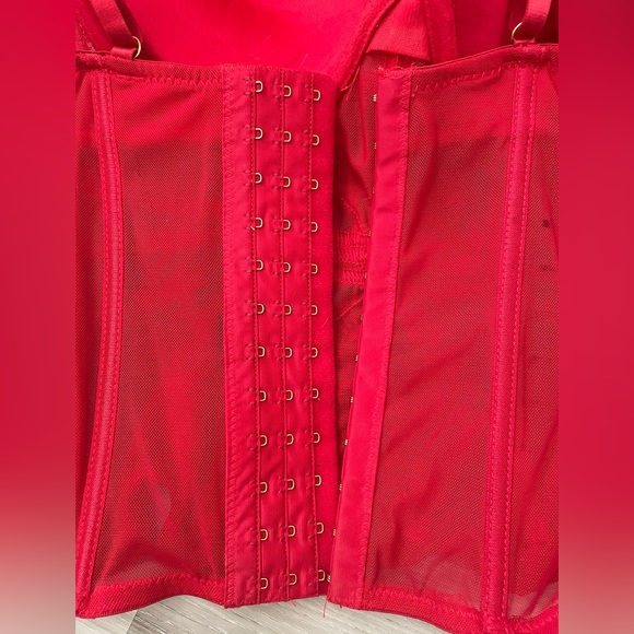 Frederick's of Hollywood Red Lace Corset Set with matching panties Medium - Picture 10 of 14